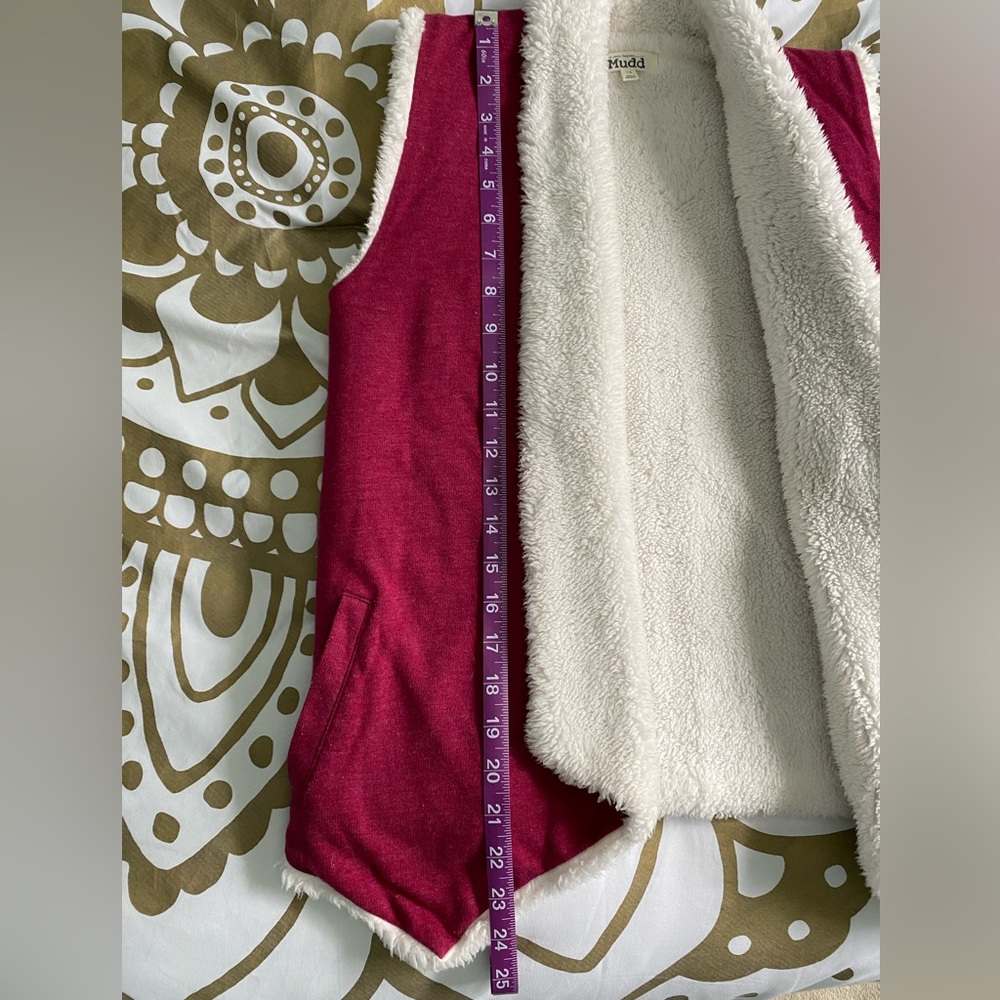Fluffy Vest - Picture 5 of 8